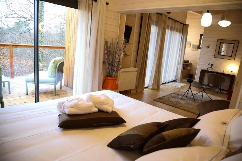 Les Lodges Du Golf De La Marterie Saint-Félix-de-Reillac-et-Mortemart Εξωτερικό φωτογραφία